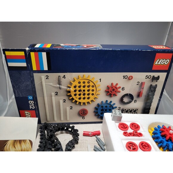 1974 LEGO SYSTEM D-812 GEAR SUPPLEMENTARY SET LEGO - Picture 2 of 8